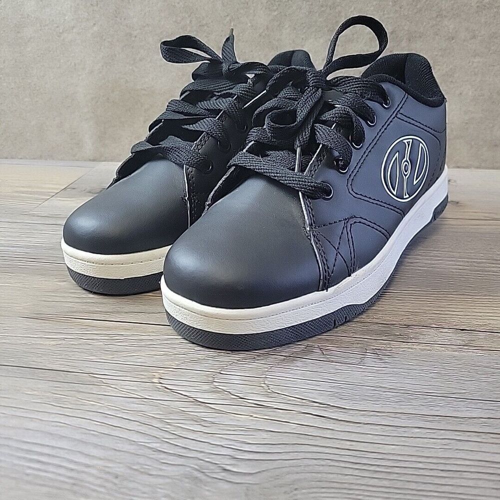 Heelys Black Skate Shoes Size 4 Low Top Round Toe Leather Lace Up Mens  HES10449